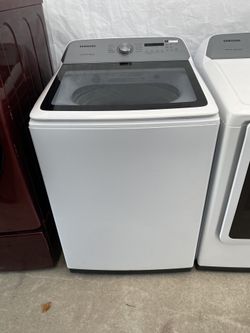 Samsung Washer & Gas Dryer Set White looks Like New For Sale: Samsung Washer and Dryer Set Red Metallic Large capacity Gas dryer Electric wa