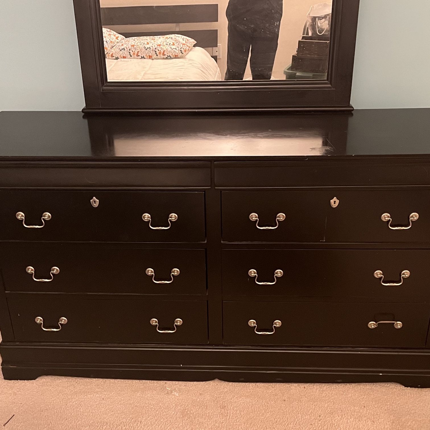 Lovely Wood 6 Drawer Dresser With Mirror 