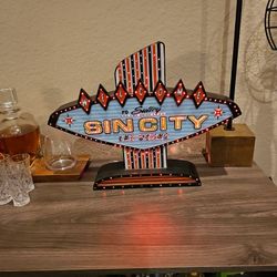 Vintage Las Vegas light sign..Beautiful ..would look greta in your bar..