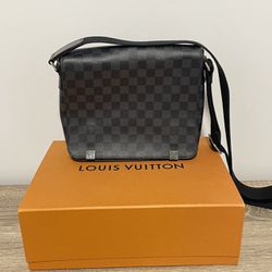Louis Vuitton Messenger Bag District PM