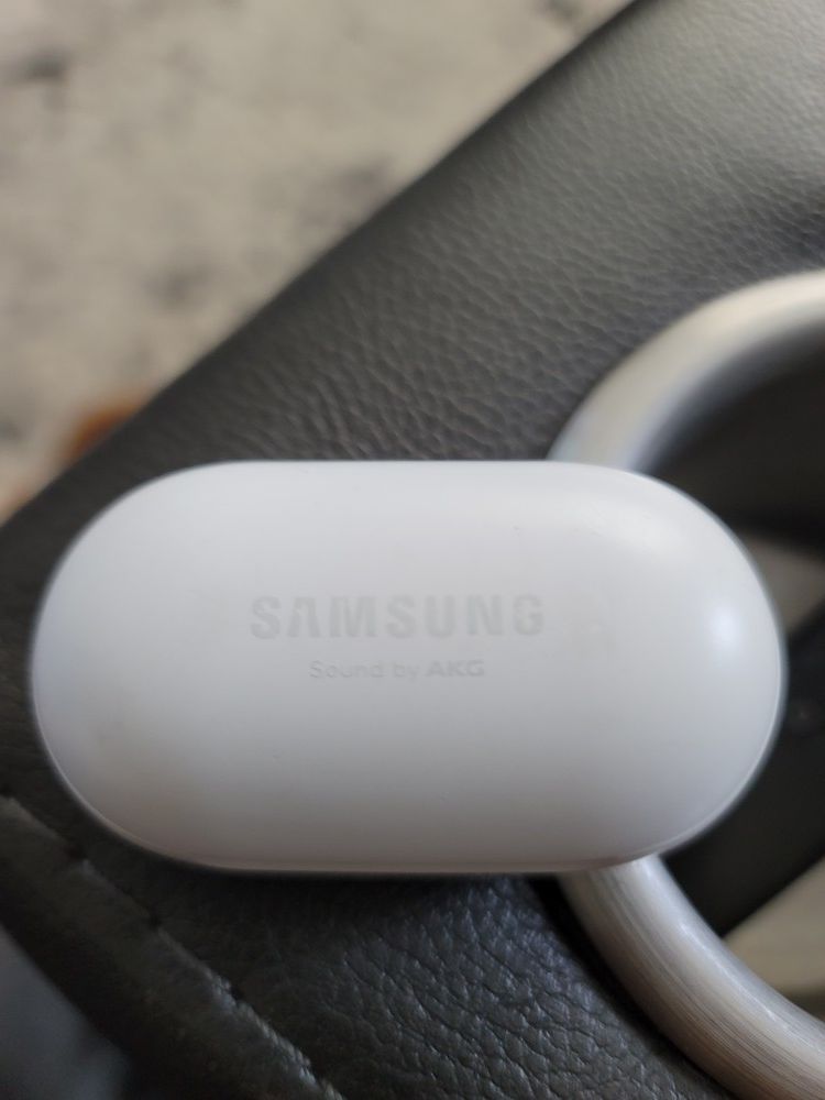 Samsung earbuds earphones