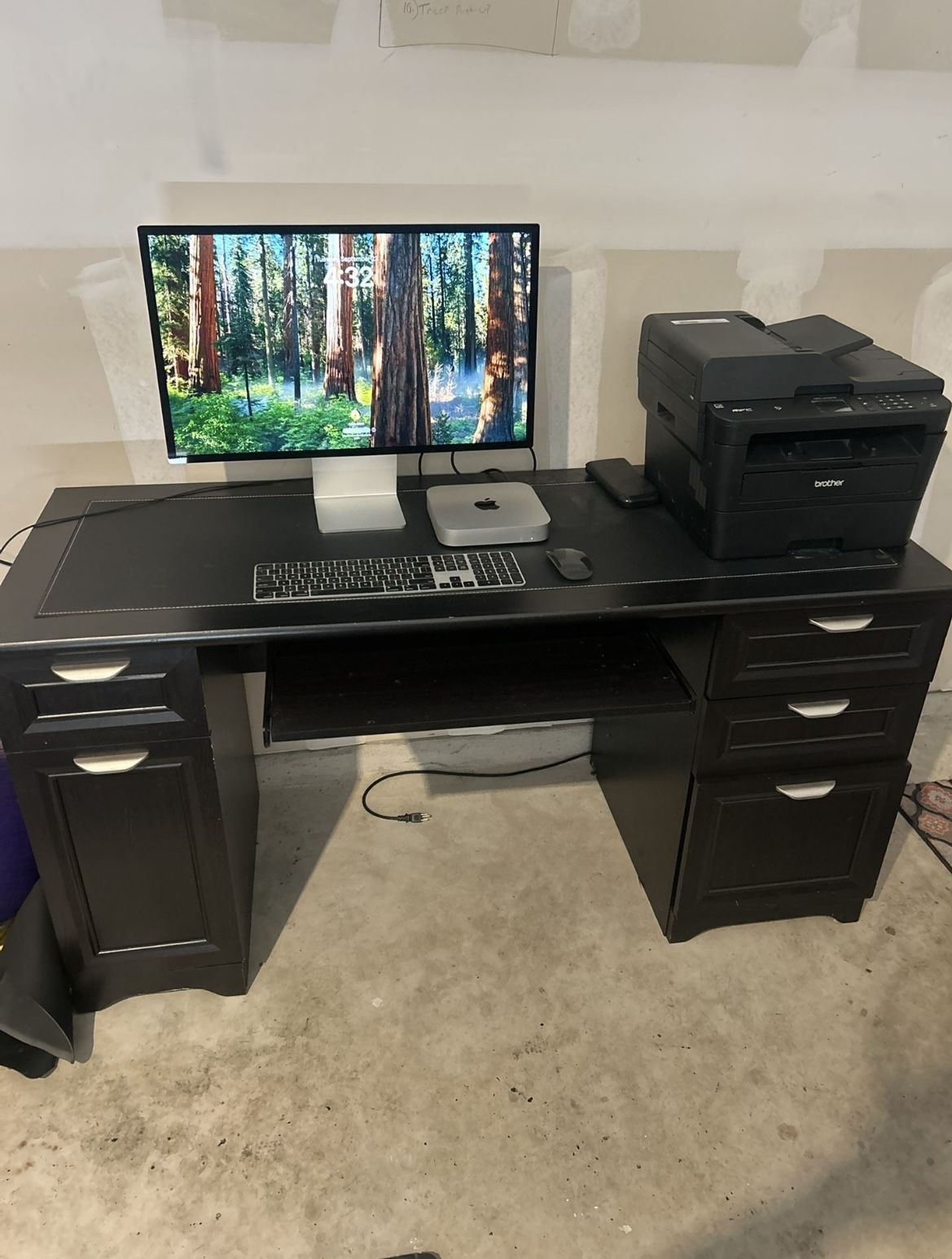 Computer desk