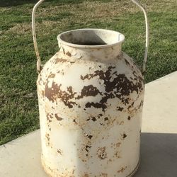 Vintage Dairy Milk Rustic Farmhouse Chippy Jug Can