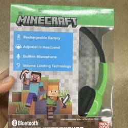 NWT licensed Minecraft Bluetooth Kid Safe Headphones