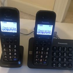 Excellent Panasonic KX-TGE270  2 Phones system  w/ Chargers Bluetooth Telephone