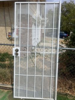 Screen door