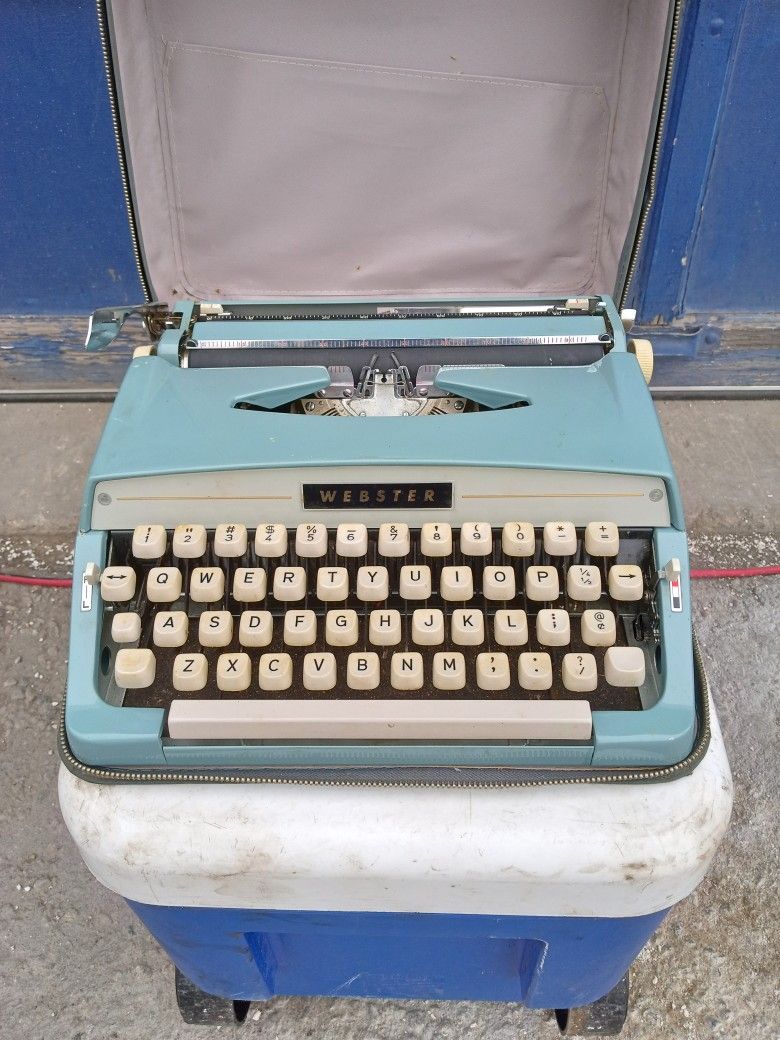 1965 Brother Webster Portable Manual Typewriter