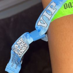 CAMP FLOG GNAW VIP WRISTBAND