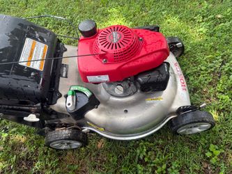 Lawn mower Honda excellent condition rear wheel drive self propelled work great