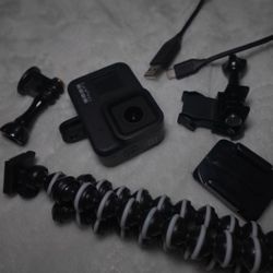 Gopro hero 8 bundle 