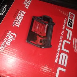 Milwaukee M18 Fuel Compressor
