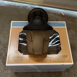 4 Outdoor Lights  