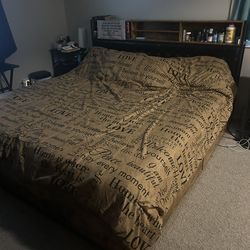 Kind Size Bed brown