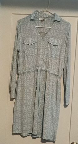 Light green dress