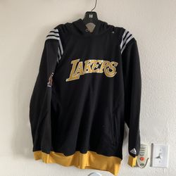 Adidas men’s Hoodie size M like new