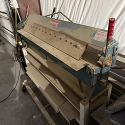 Bench top pan and box break