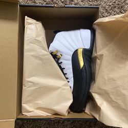 Jordan 12’s (Black And White ) 