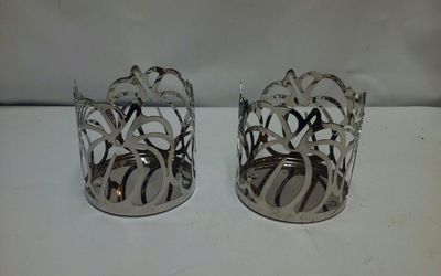 2 candle holder from yankee candle company