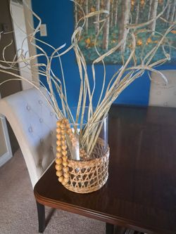 Glass vase with accessories