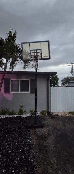 Basket ball hoop