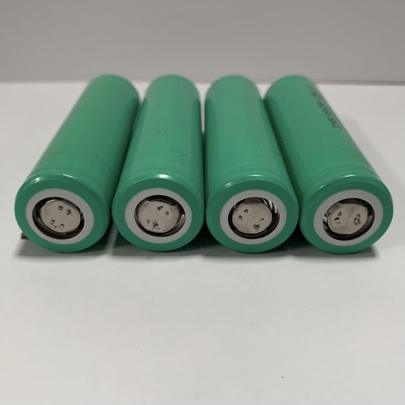 4 Pieces Of Samsung 18650 Lithium Ion Battery 18650-25R New Flat Top