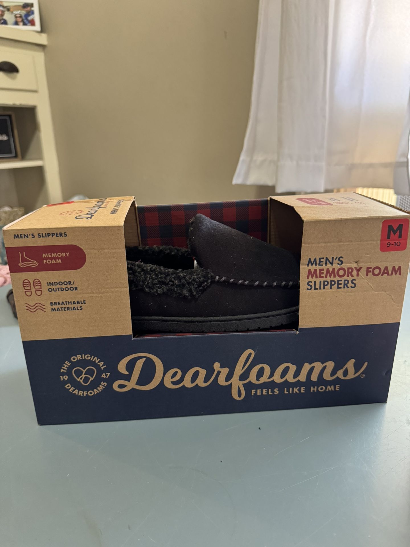 Men’s New Slippers Size 9-10