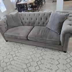 Couch / Sofa 