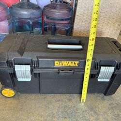 Dewalt Rolling Tool Box 