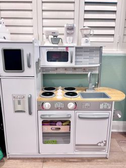 Play Kitchen (Gently Used)