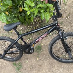 Diamondback Bmx Bike With Double Pegs