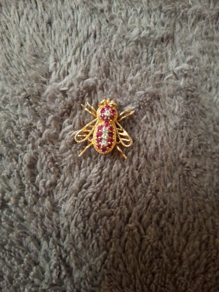 Bee Pin