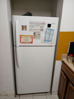 Frigidaire, 4 burner stove