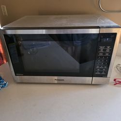 Panasonic 1.2ft Inverter Microwave 