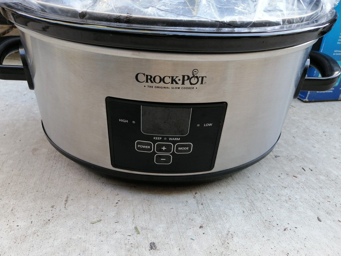 Crock Pot The Original Slow Cooker SCCPVLF710-S and Crock Pot Little Dipper 32041 Dip Pot