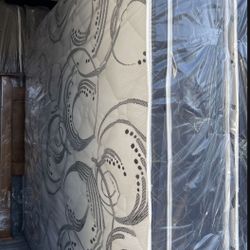 New Pilow Top Mattress And Box Spring. Please Message Me For Pricess, Twin, Full, Queen, king.