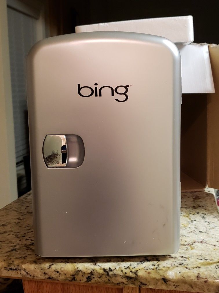 Dual Mini Fridge/Warmer, New