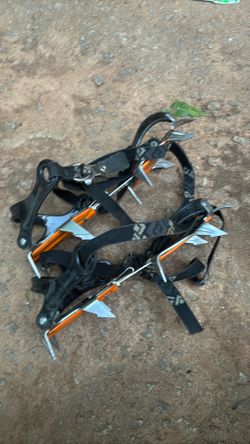 Mountaineering Crampons