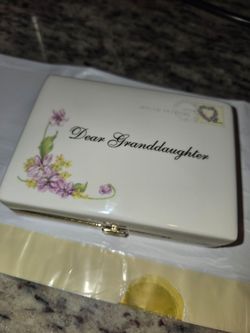 Free Granddaughter Music Box