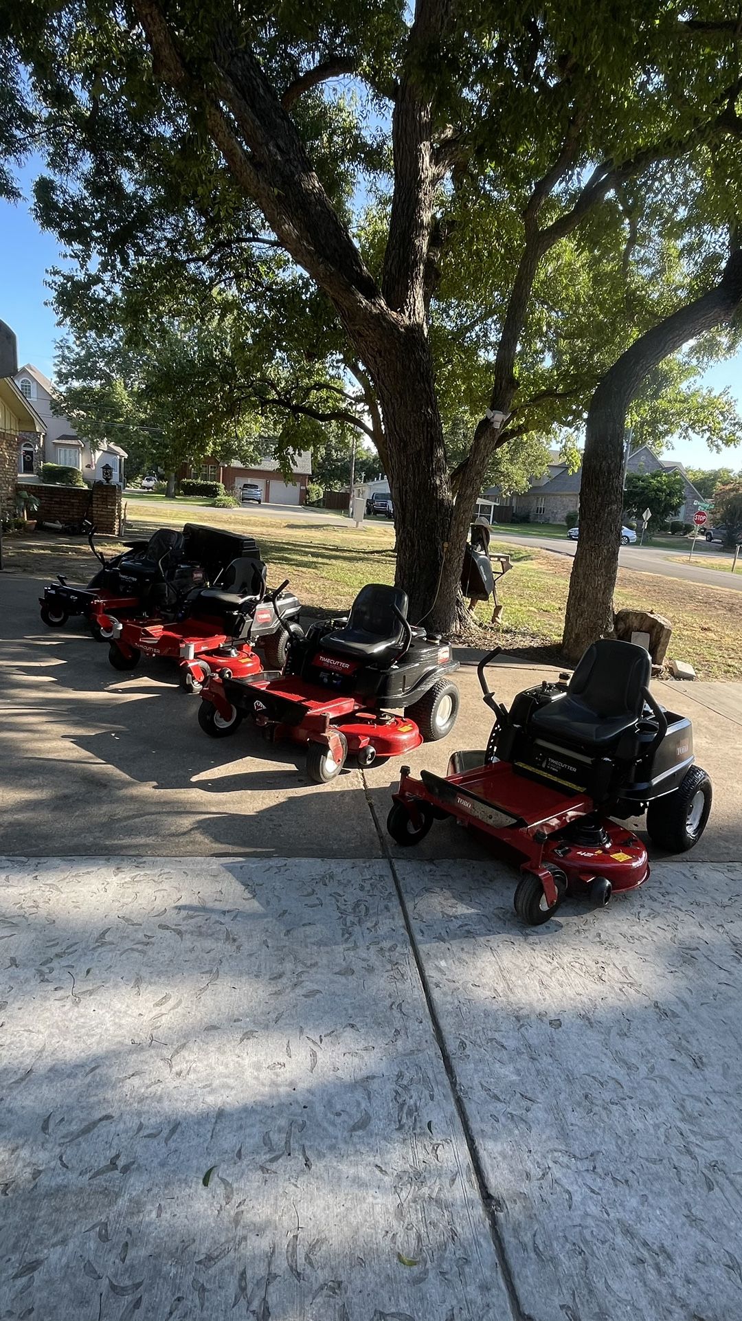 tengo variedad de zero turn y do tractores/ got variety of zero turns and tractors!/cub Cadet /honda/jonh Deree/big Dog/ariens Apex/