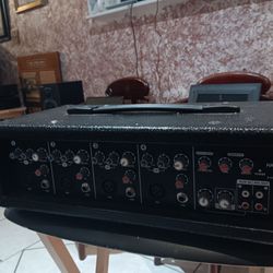 HARBINGER. M60  60 WATT 4 CHANNEL MIXER. AUX IN. RCA OUT