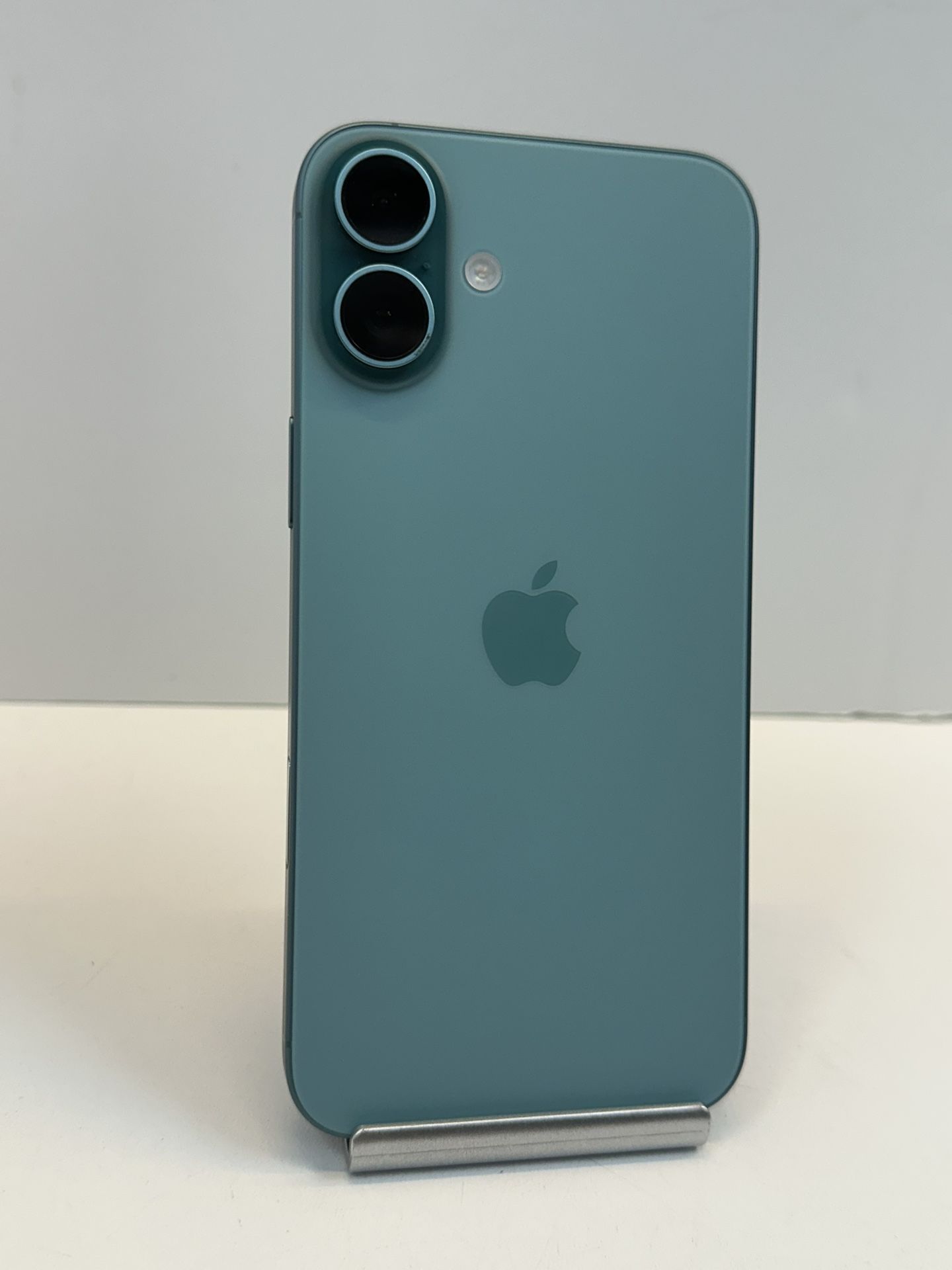 Apple iPhone 16 PLUS 128gb. ( Fully Unlocked )