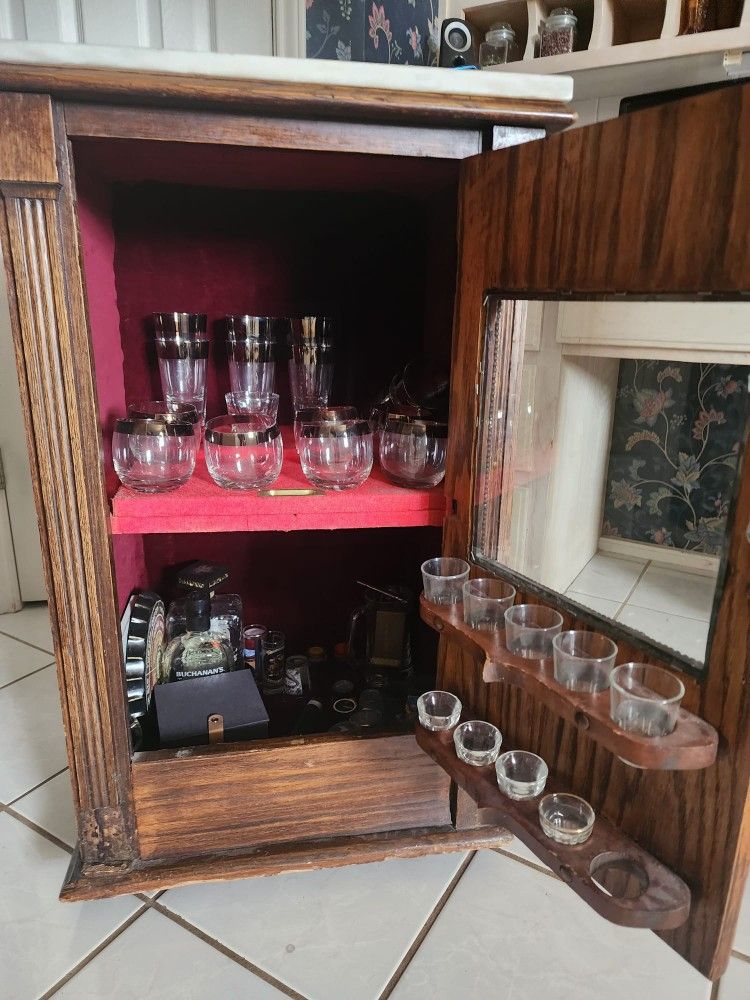 Antique mini Red Oak Bar