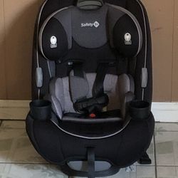 LIKE NEW SAFETY 1ST CONVERTIBLE CAR SEAT!!!!