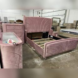4 Pc Queen or king bedroom set (includes bed frame ,dresser with mirror and one nightstand )