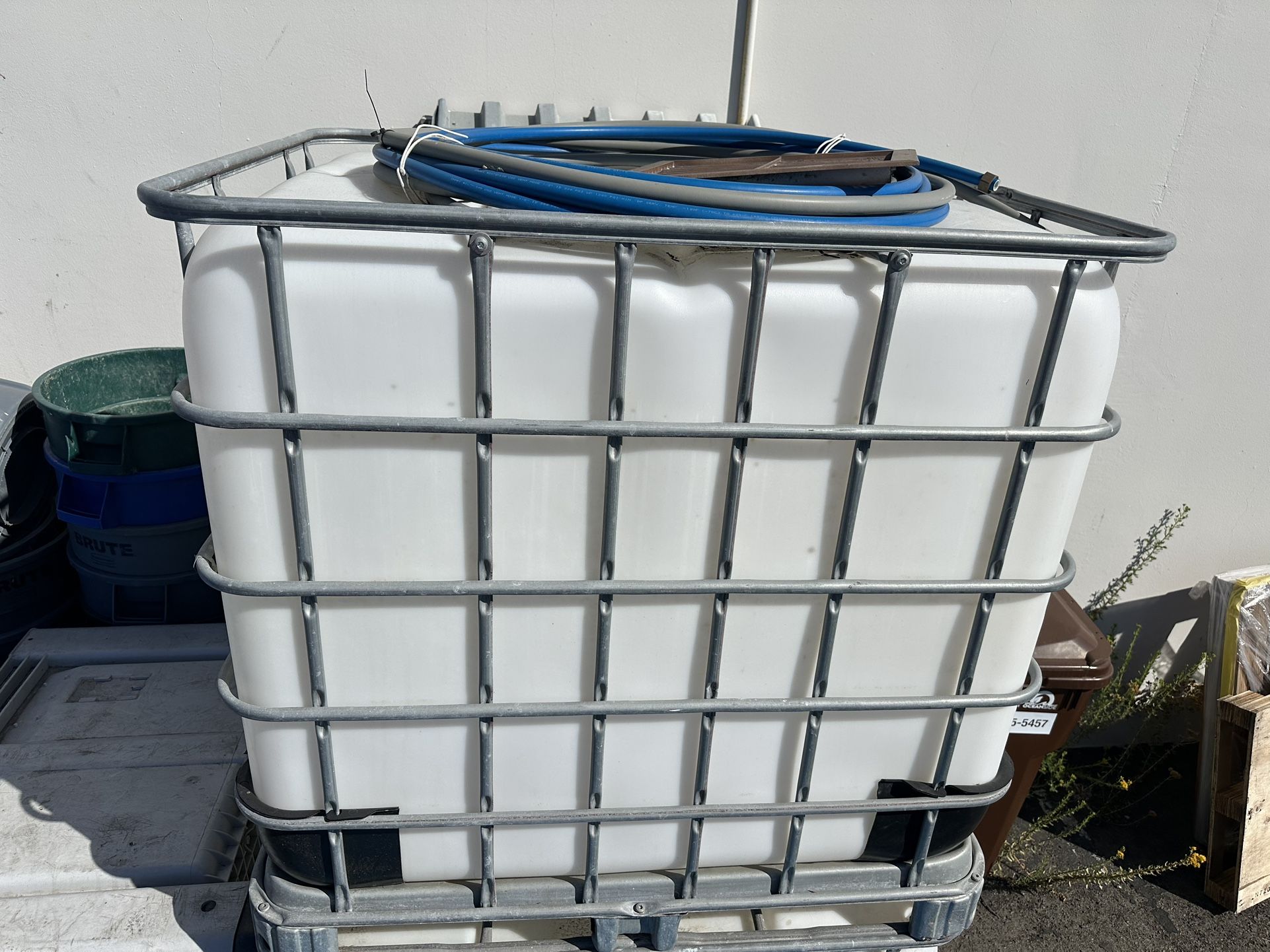 275 Gallon IBC TOTE (Intermediate Bulk Container)