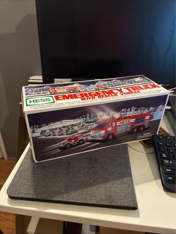 Hess 2005 Emergency Truck With Rescue Vehicle - N128