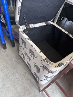 Storage Ottoman w/ Lid – Fabric Bench