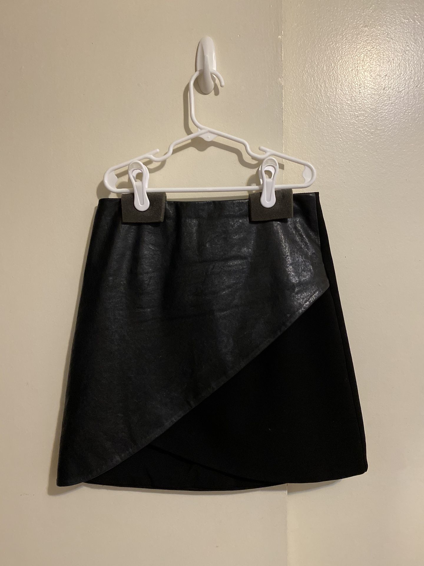 Alice and Olivia mini skirt