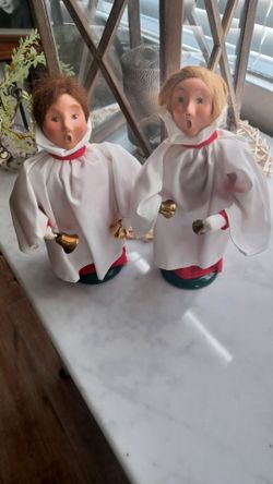 Byers Choice Caroler Bell Ringers Set of 2