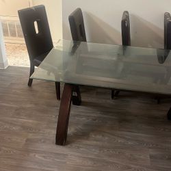 4 Chair Glass Top Table